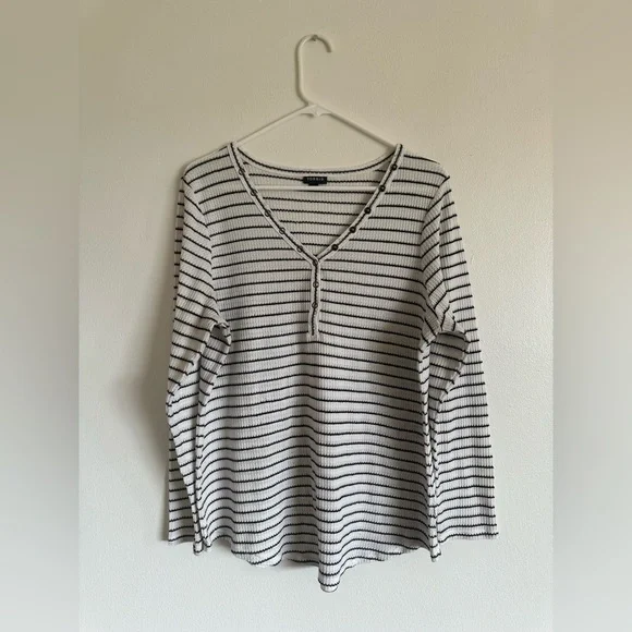 Torrid Waffle Snap Henley Long Sleeve Shirt - Picture 2 of 8